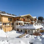 Traumchalet Mit Sauna In Kirchberg Im Skigebiet Kitzbuehel Апартаменты *